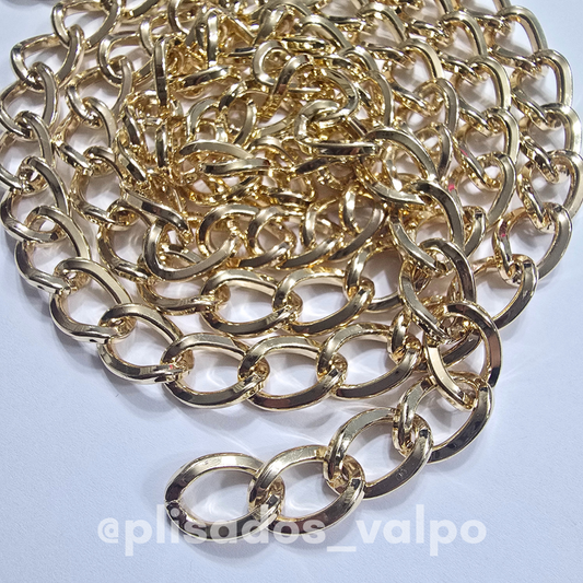 Cadena metalica dorada 16.8x11.5x2.4mm x 1mt